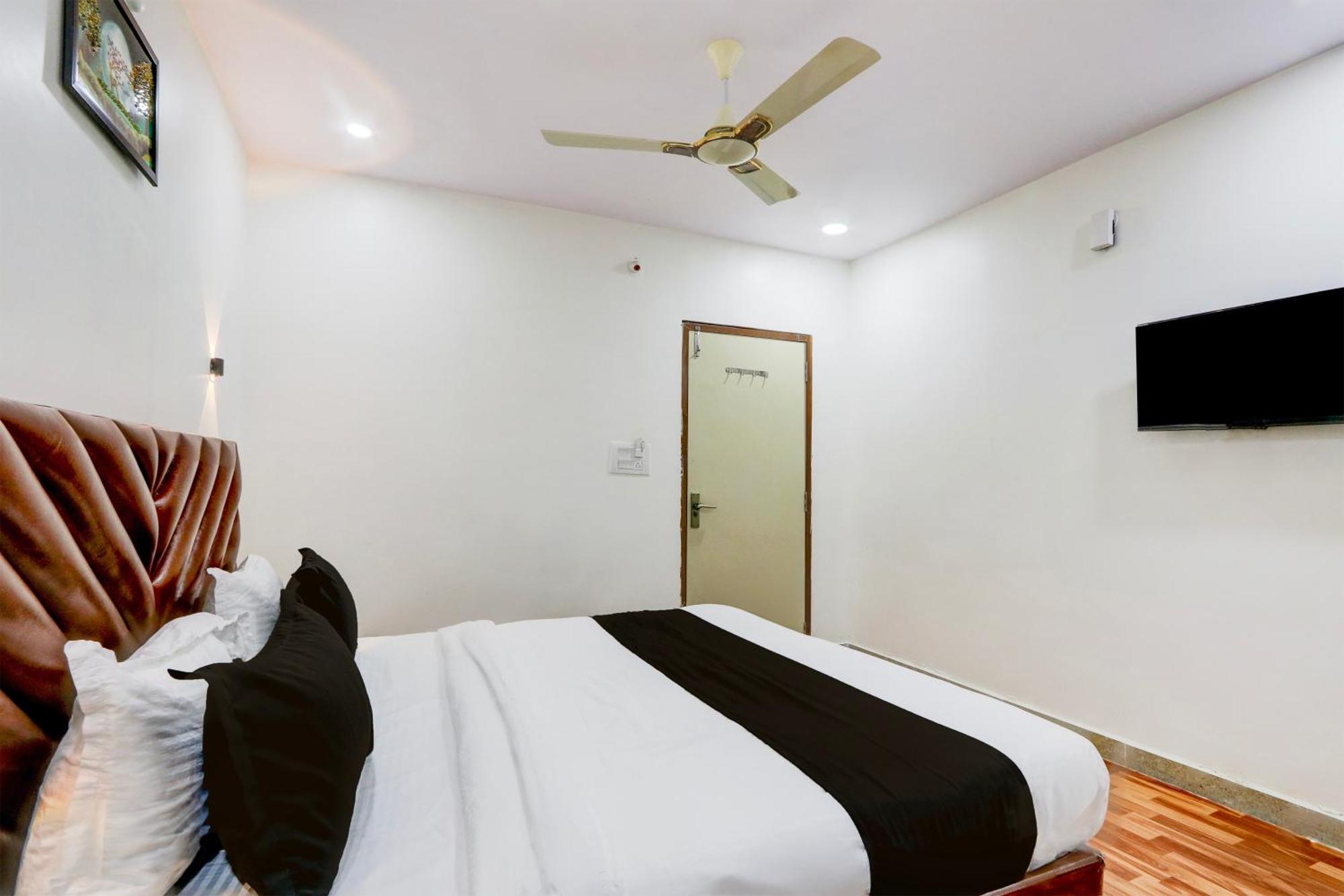 Hotel O Rms Grand Patancheru エクステリア 写真