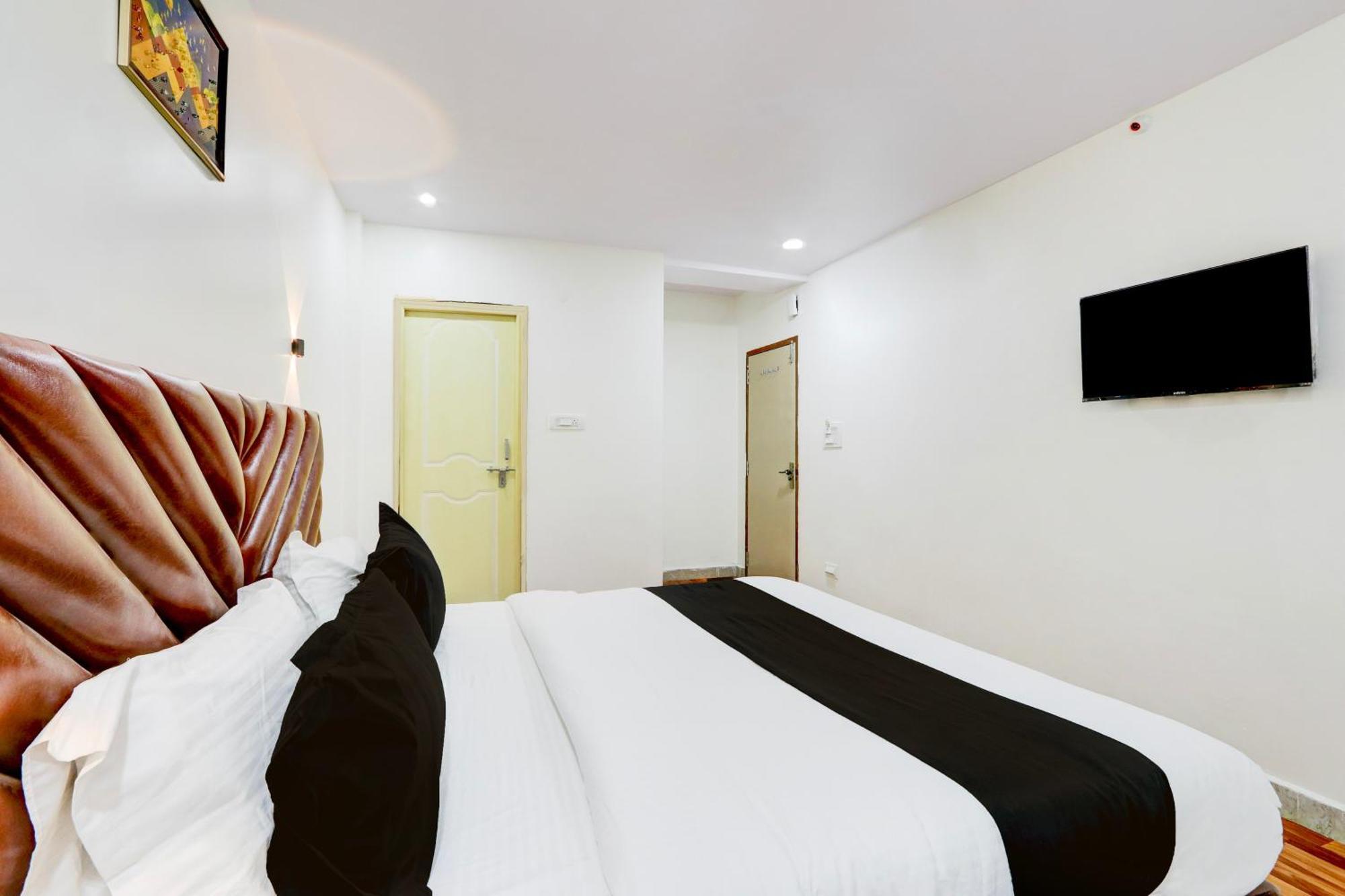 Hotel O Rms Grand Patancheru エクステリア 写真